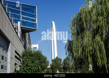 Reggio Emilia, 23 février 2014. célèbre complexe des ponts par l'architecte Santiago Calatrava à Reggio Emilia le 23 février 2014. l'arche centrale du th Banque D'Images