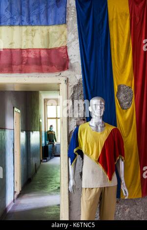 Roumanie, région du Banat, Timisoara, exposition permanente de la révolution de 1989, les drapeaux Banque D'Images