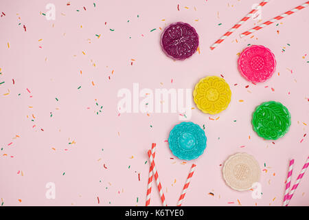 Soft pastel de gâteau de lune on white plate Banque D'Images