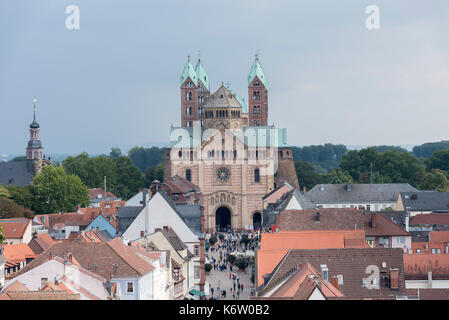 Speyer, GER, Rheinland-Pfalz - septembre 02, Speyer von Oben, Altpörtel Aussichtsplattform . Im Bild: Blick zum Kaiserdom . Banque D'Images