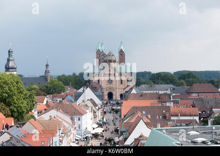 Speyer, GER, Rheinland-Pfalz - septembre 02, Speyer von Oben, Altpörtel Aussichtsplattform . Im Bild: Blick zum Kaiserdom . Banque D'Images