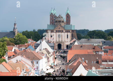 Speyer, GER, Rheinland-Pfalz - septembre 02, Speyer von Oben, Altpörtel Aussichtsplattform . Im Bild: Blick zum Kaiserdom . Banque D'Images