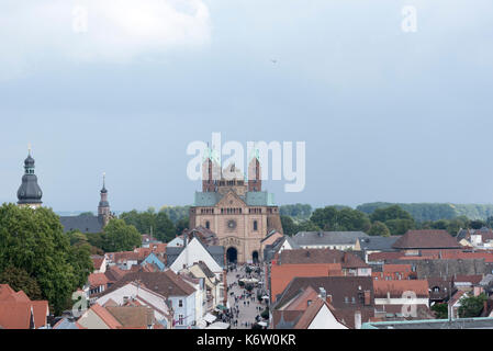 Speyer, GER, Rheinland-Pfalz - septembre 02, Speyer von Oben, Altpörtel Aussichtsplattform . Im Bild: Blick zum Kaiserdom . Banque D'Images