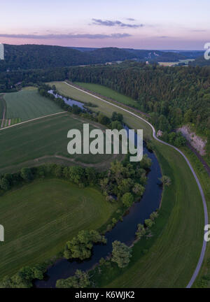 Ambiance nocturne sur le Danube près de Gutenstein, Parc naturel du Haut Danube, quartier de Sigmaringen, Bade-Wurtemberg Banque D'Images