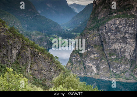 Vallée d'Aurland vue commence à monter et se termine à vassbygdi geiteryggen, près du centre d'Aurland Banque D'Images