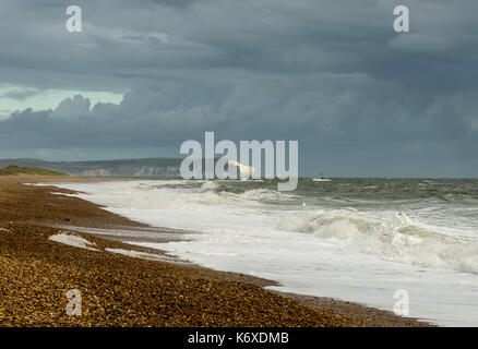 Venteux à Hengistbury Head, Christchurch, Dorset, UK comme un orage approche. Banque D'Images