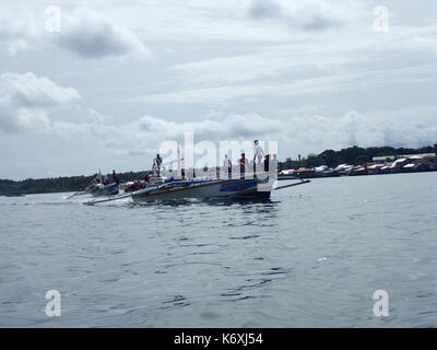 Isabela City, Philippines. 13 sep, 2017. Des bateaux de Zamboanga City arrivant à isabela. sherbien dacalanio : crédit/pacific press/Alamy live news Banque D'Images