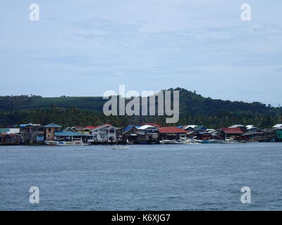 Isabela City, Philippines. 13 sep, 2017. Des maisons sur pilotis de Basilan. sherbien dacalanio : crédit/pacific press/Alamy live news Banque D'Images