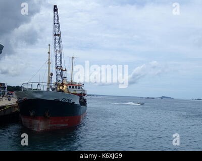 Isabela City, Philippines. 13 sep, 2017. Des bateaux de Zamboanga City arrivant à isabela. sherbien dacalanio : crédit/pacific press/Alamy live news Banque D'Images