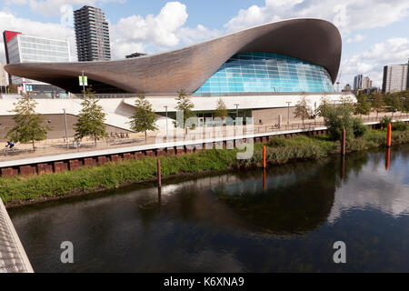 Vue de l'aquatics centre de londres, dans le Queen Elizabeth Olympic Park, Stratford, London Banque D'Images