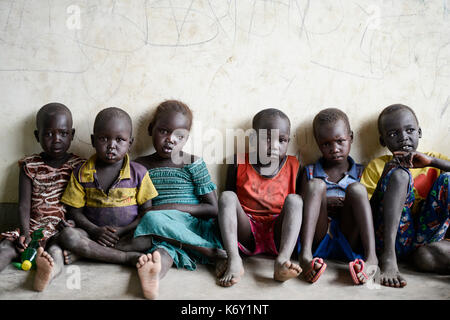 L'OUGANDA, Arua, sud Soudanais réfugiés au camp de Rhino, les enfants réfugiés Nuer / suedsudanesische Fluechtlinge Fluechtlingslager im Rhino camp, Kinder der Volksgruppe der Nuers Banque D'Images