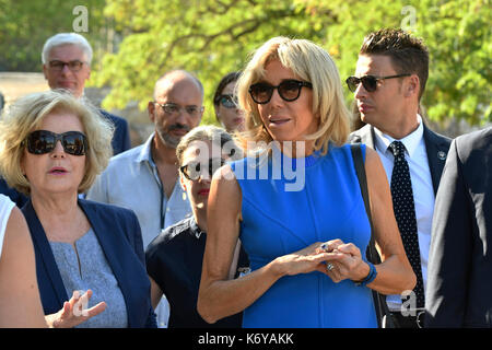 Athènes, Grèce - septembre 8, 2017 : Président de la France, Emmanuel Macron Macron Brigitte la femme de visiter l'ancienne Agora à Athènes Banque D'Images