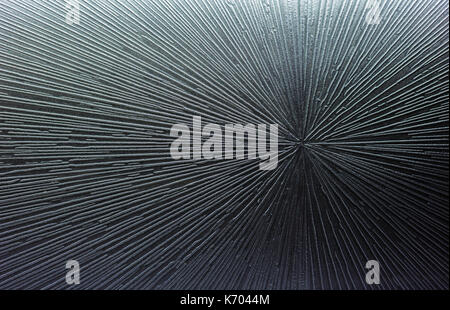 Résumé fond noir avec des lignes radiales et Banque D'Images
