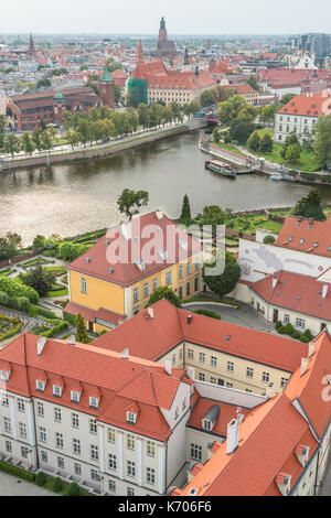 Vue aérienne sur le fleuve Oder et Ostrow Tumski (île de la cathédrale) à Wroclaw en Pologne, 2017 Banque D'Images