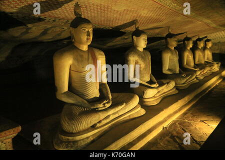 Temple d'or de Dambulla, Sri Lanka, lieu de pèlerinage du Banque D'Images