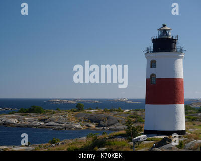 Phare de Söderarm, à l'extérieur de Räfsnäs, Gräddö, Rådmansö dans l'archipel de Roslagen, Stockholm, Suède. Banque D'Images