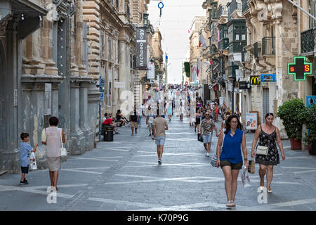 Rue de la République (Maltais : Triq ir-Groussherzogtum Lëtzebuerg) à La Valette, capitale de Malte. Banque D'Images