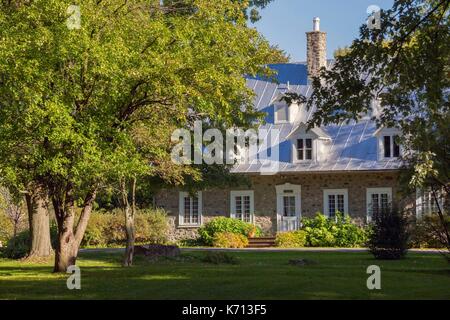 Canada, Québec, le pittoresque chemin du Roy, la région de la Mauricie, Batiscan, l'ancien presbytère construit en 1816 et occupé par le père Frechette Banque D'Images