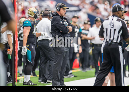 10 septembre 2017 : Jacksonville Jaguars entraîneur en chef Doug Marrone au cours du 1er trimestre d'un jeu de football américain NFL entre les Houston Texans et les Jacksonville Jaguars à NRG Stadium à Houston, TX. Les Jaguar a gagné le match...totale 46 7/8 po Trask Smith/CSM Banque D'Images