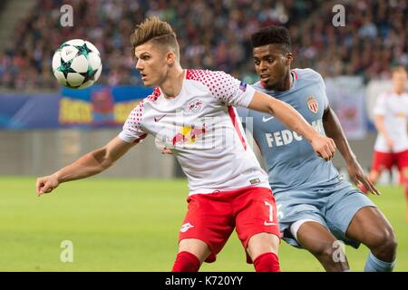 Leipzig, Allemagne. Sep 13, 2017 marcel sabitzer. Leipzig (l) et monaco jemerson rivalisent pour le ballon pendant le match de ligue des champions entre Leipzig et que monaco dans la Red Bull Arena, à Leipzig, Allemagne, 13 septembre 2017. photo : Sebastian kahnert/dpa-zentralbild/dpa/Alamy live news Banque D'Images