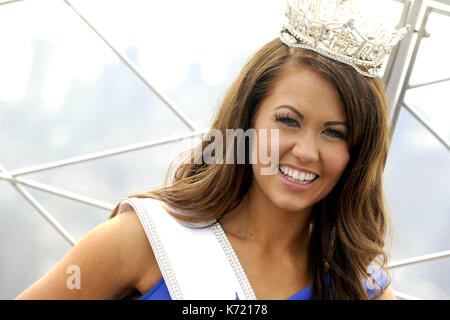 New York, espagnol. 12 septembre 2017. Photo-All mit Miss America 2018 Cara Mund auf dem Empire State Bulding. New York, 12.09.2017 | Verwendung weltweit/Picture Alliance Credit: dpa/Alay Live News Banque D'Images