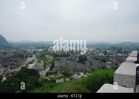 Guiyang, Guiyang, Chine. 14Th sep 2017. Guiyang, Chine 14ème septembre 2017 : (usage éditorial uniquement. Chine out) .qingyan ville ancienne, l'une des plus célèbres villes historiques et culturelles dans la province de Guizhou, réside dans la banlieue sud de Guiyang. comme une ancienne ville, couvrant une superficie de 741 acres, qingyan ville a été construit en 1378. Aujourd'hui, en raison de sa longue histoire et de l'atmosphère culturelle forte, la ville est devenue une destination attrayante pour de nombreux touristes nationaux et étrangers. crédit : l'Asie sipa/zuma/Alamy fil live news Banque D'Images