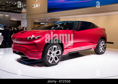 Francfort, Allemagne. 12 sep, 2017. wey xev concept-car à l'auto IAA de Francfort 2017. Le xev est un plug-in chinois suv hybride avec des portes papillons. crédit : jlbvdwolf/Alamy live news Banque D'Images