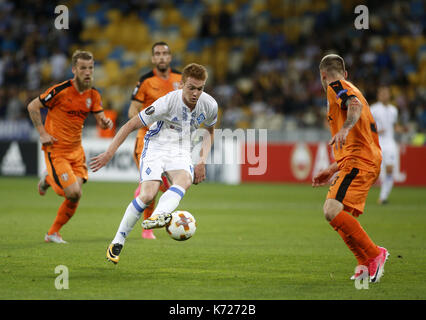 14 septembre 2017 - dynamo viktor tsygankov (c ) en action au cours de l'UEFA Europa League groupe b match de foot entre FC Dynamo Kiev et fc skã"nderbeu, à la nsk olimpiyskyi à Kiev, Ukraine, le 14 septembre 2017. crédit : Michel stepanov/zuma/Alamy fil live news Banque D'Images