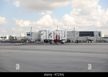 L'avion est vu à l'aéroport international de Miami en Floride ce jeudi 14. (PHOTO: WILLIAM VOLCOV/BRÉSIL PHOTO PRESSE) Banque D'Images