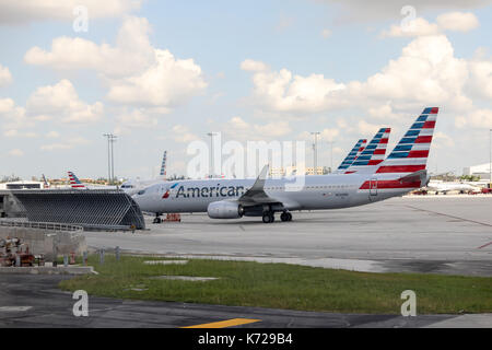 L'avion d'Américan est vu à l'aéroport international de Miami en Floride jeudi 14. (PHOTO: WILLIAM VOLCOV/BRÉSIL PHOTO PRESSE) Banque D'Images