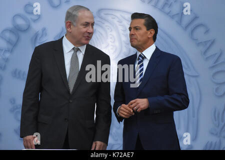 La ville de Mexico, Mexique. 14Th Sep 2017. Le Premier ministre israélien Benjamin Netanyahu (L) et le président du Mexique Enrique Pena Nieto (R) vu au cours de la conférence de presse à la résidence présidentielle de Los Pinos. Credit : SOPA/Alamy Images Limited Live News Banque D'Images