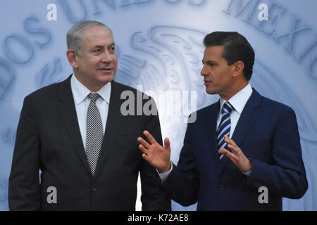 La ville de Mexico, Mexique. 14Th Sep 2017. Le Premier ministre israélien Benjamin Netanyahu (L) et le président du Mexique Enrique Pena Nieto (R) vu au cours de la conférence de presse à la résidence présidentielle de Los Pinos. Credit : SOPA/Alamy Images Limited Live News Banque D'Images