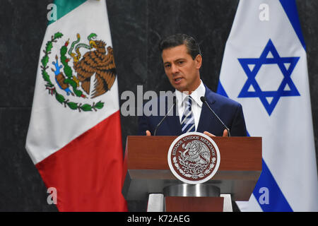 La ville de Mexico, Mexique. 14Th Sep 2017. Le président du Mexique Enrique Pena Nieto vu pendant la conférence de presse à la résidence présidentielle de Los Pinos au cours de la visite du Premier ministre israélien Benjamin Netanyahu. Credit : SOPA/Alamy Images Limited Live News Banque D'Images