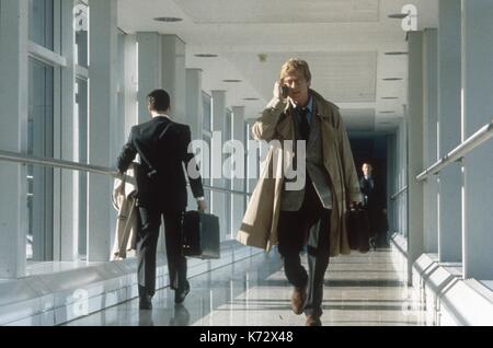 Spy Game Year : 2001 Royaume-Uni / États-Unis Directeur : Tony Scott Robert Redford Photo : Keith Hamshere. Il est interdit de reproduire la photographie hors contexte de la promotion du film. Il doit être crédité à la Société de film et/ou au photographe assigné par ou autorisé par/autorisé sur l'appareil par la Société de film. Réservé À Un Usage Éditorial. La photo 12 n'accorde pas de droits de publicité aux personnes représentées. Banque D'Images