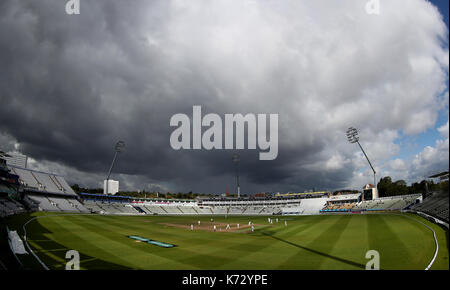 Une vue générale du jeu entre le Warwickshire et essex comté pendant la match de championnat à specsavers edgbaston, Birmingham. Banque D'Images