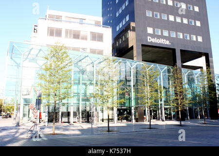 115m de haut (Achmeatoren tour Achmea) bureaux de la compagnie d'assurance. Plus haut bâtiment de Leeuwarden, Frise, Pays-Bas. Banque D'Images