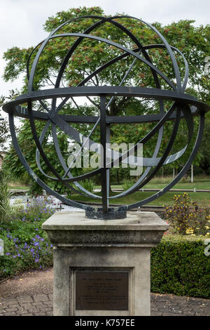 Globe sculpture dans le jardin du millénaire Université de Nottingham Banque D'Images