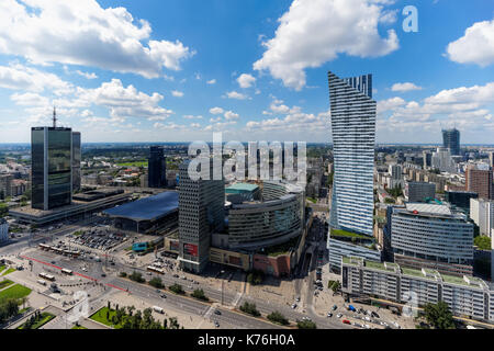 Les gratte-ciel modernes à Varsovie, Pologne Banque D'Images