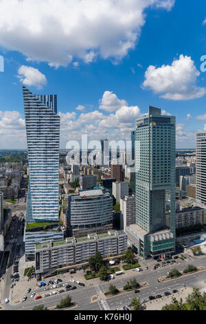 Les gratte-ciel modernes à Varsovie, Pologne Banque D'Images