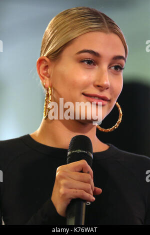 Hailey Baldwin au cours de 'streets d'eqt', une présentation de style de la rue pour célébrer le nouveau baldwin hailey campagne adidas eqt lors de la London fashion week ss18 tenue à l'Old Truman Brewery, Londres. photo date : vendredi 15 septembre. crédit photo doit se lire : isabel infantes/pa wire Banque D'Images