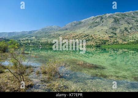 Geece, Crète, district d'Hania, environs de Georgioupolis, le Lac de Kournas est le seul lac d'eau douce en Crète Banque D'Images