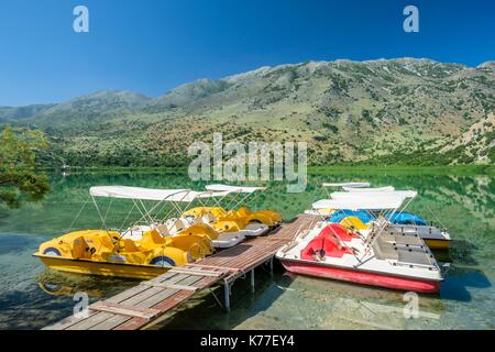 Geece, Crète, district d'Hania, environs de Georgioupolis, le Lac de Kournas est le seul lac d'eau douce en Crète Banque D'Images