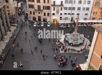 Vue de dessus de la Piazza della Rotonda est un piazza (place de la ville) à Rome, Italie, Banque D'Images