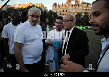 Variété club se rencontre l'équipe de football de l'armée française pour un match de charité, Paris, France Banque D'Images