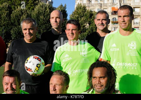 Variété club se rencontre l'équipe de football de l'armée française pour un match de charité, Paris, France Banque D'Images