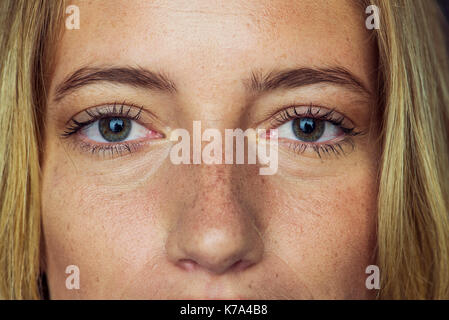 Close-up of young woman's face et les yeux Banque D'Images