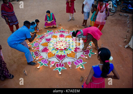 AUROVILLE, INDE : fête de Diwali, la Fête des Lumières Banque D'Images