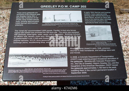 Greeley, Colorado - les plaques commémoratives marquant l'emplacement de camp de prisonniers # 202, construit en 1943 pour abriter la deuxième guerre mondiale prisonniers de guerre allemands repris de la bat Banque D'Images