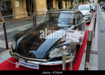 Beyrouth, Liban. 15 sep, 2017. 1975 Citroën ds à l'affiche au salon de voitures à Beyrouth souks, Beyrouth Liban crédit : mohamad itani/Alamy live news Banque D'Images