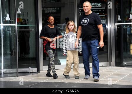 Zahara jolie pitt, Vivienne marcheline jolie pitt dehors et environ pour la célébrité candids - Thu, , New York, NY Le 14 septembre 2017. Photo par : kristin callahan/everett collection Banque D'Images